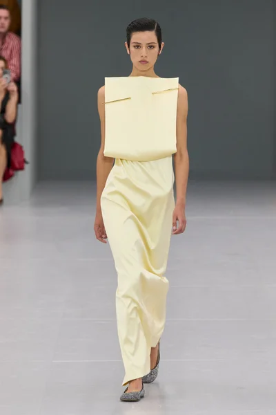 Look 49